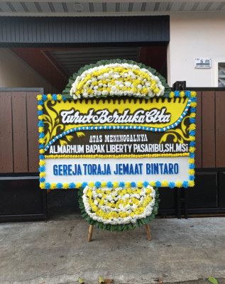 Papan Bunga Duka di Kepulauan Romang
