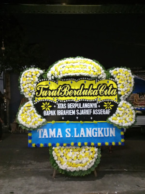 Papan Bunga Duka di Kepulauan Romang